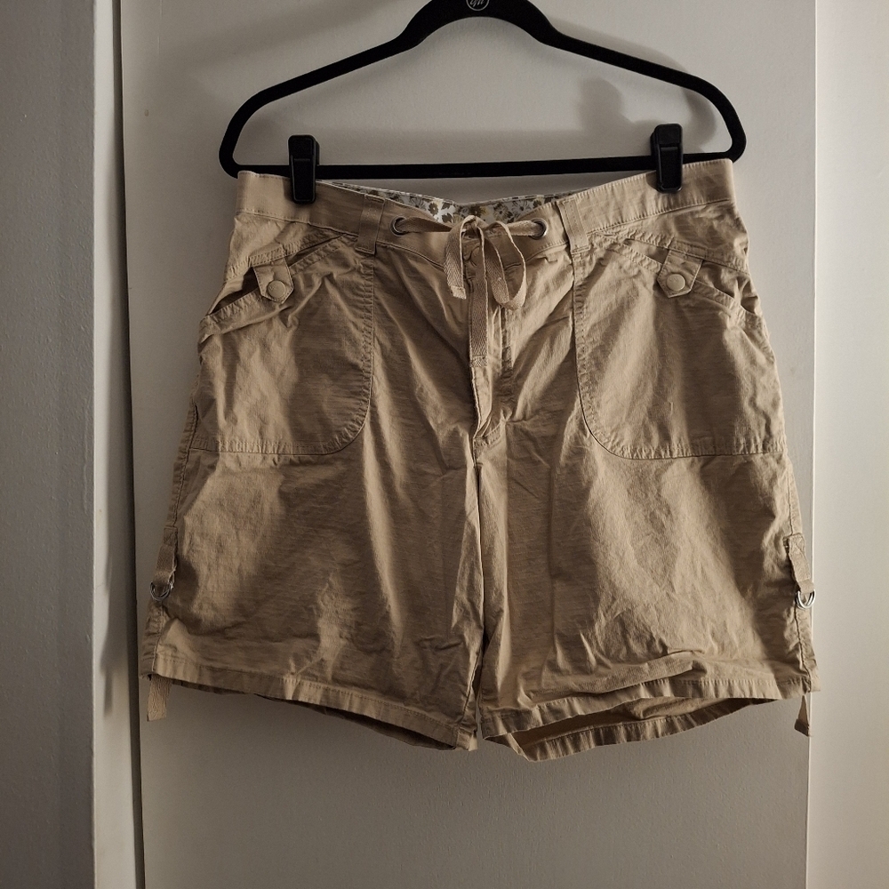 Lee Women's Tan Cargo Shorts
